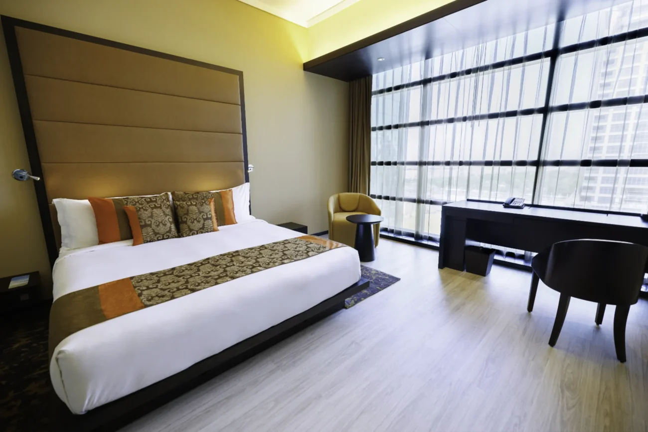 Southern Sun 4 Star Hotel (Deluxe Room)